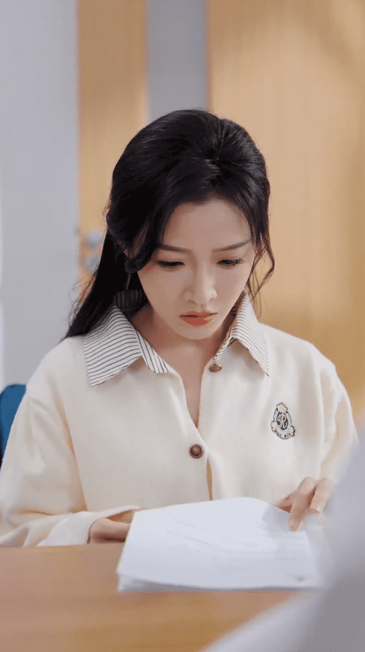 離婚后，陸總舔狗上身幫我提鞋(全集)